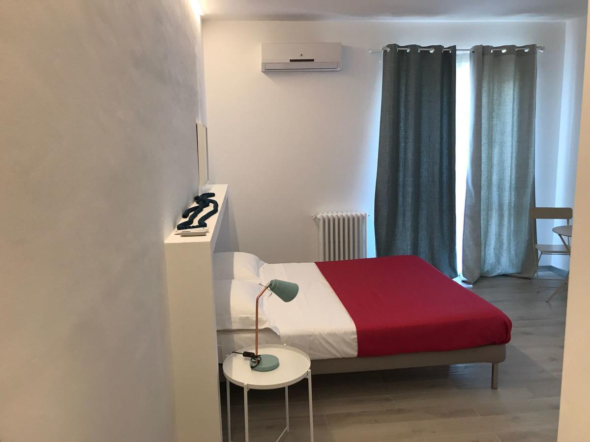 B&B Piazza Marconi Манфредония Экстерьер фото
